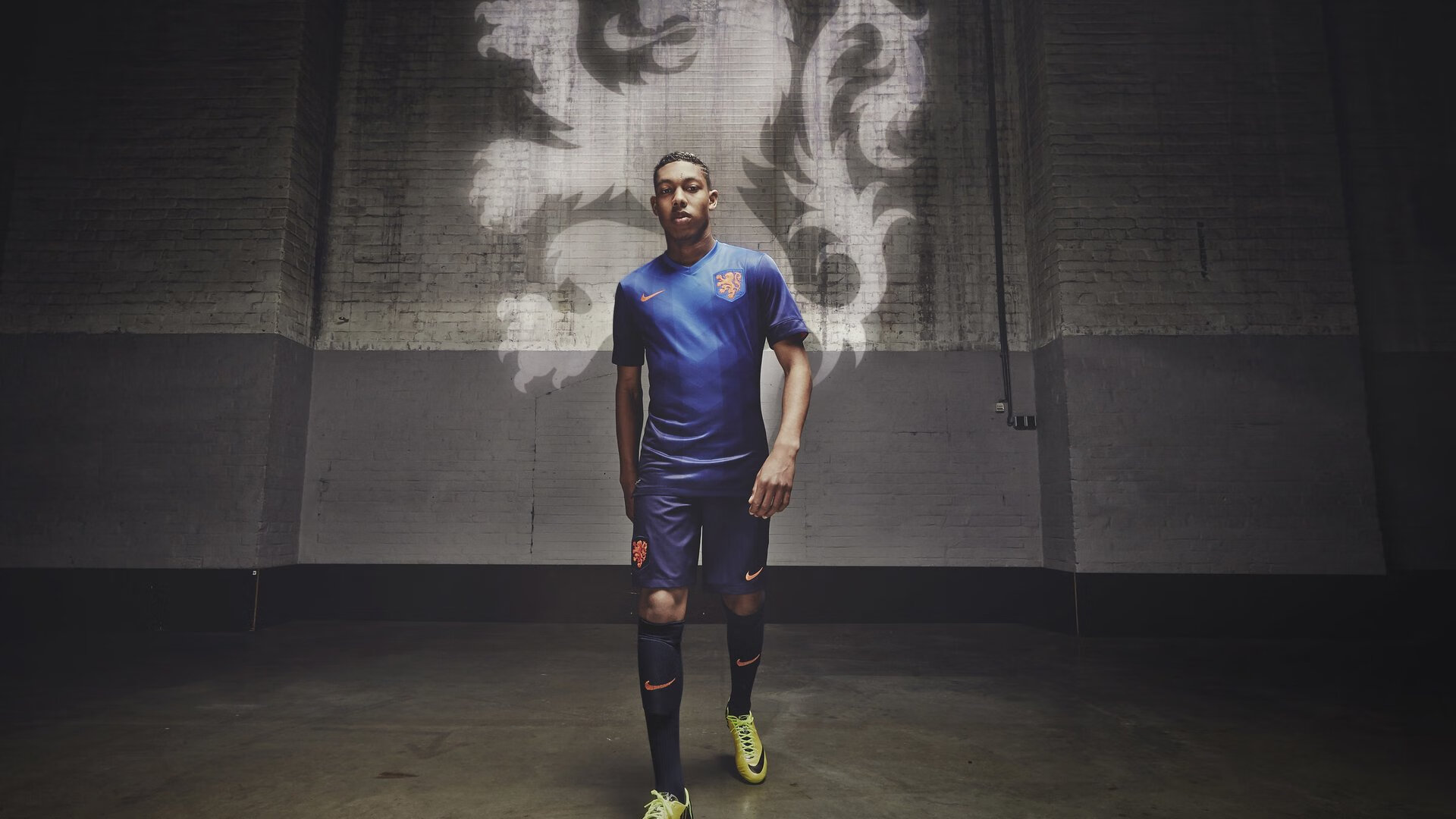 关键阶段头球争顶成功率是否决定胜负天平，头球怎么顶